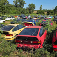¿Qué hacen más de 100 Honda CRX en un descampado? Se llama 'Granja CRX' y es el paraíso del recambio de deportivos noventeros de Honda