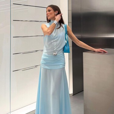 Cinco vestidos de verano pura tendencia en 2026 que amarán las invitadas originales de Zara, Mango y más 