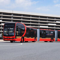 El autobús eléctrico más largo del mundo lleva cuatro años aparcado en un párking de Bogotá