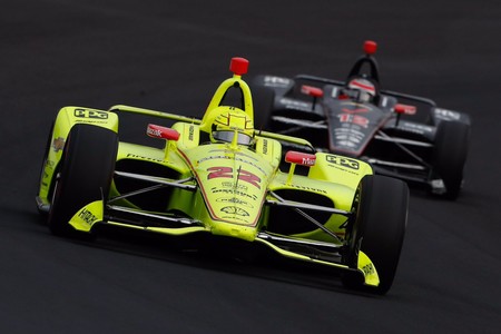 Simon Pagenaud se lleva sus primeras 500 millas de Indianápolis tras un espectacular duelo con Rossi
