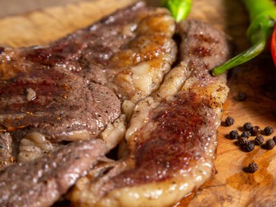El peor enemigo de tus sobras de barbacoa se llama microondas: cómo recalentar bien la carne de un día para otro 