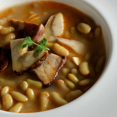 Esta mezcla de setas y legumbres solo necesita tres ingredientes y sirve para un día de fiesta o para tener táper toda la semana 