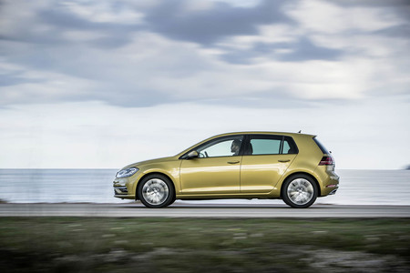 Así funciona el sistema de rueda libre del Volkswagen Golf BlueMotion, apagando el motor a 130 km/h