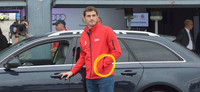 No se puede conducir con una mano escayolada, pero ¿Iker Casillas sí puede?