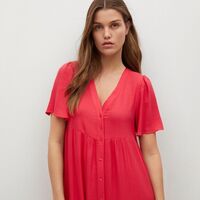 Zara y Mango tienen estos 23 vestidos tan ideales que vas a poder lucir durante y después del embarazo