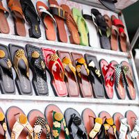 Castañer pone en jaque a Pikolinos con sus últimas sandalias al 70% de descuento listas para el verano 