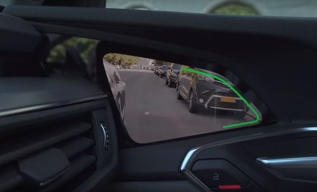 Audi sigue con los aperitivos del e-tron y nos enseña cómo funcionan sus espejos virtuales, que aún no son legales