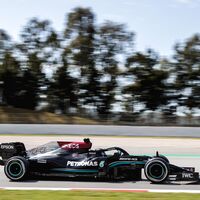 Lewis Hamilton lidera unos igualados entrenamientos en Montmeló y el Alpine de Fernando Alonso promete
