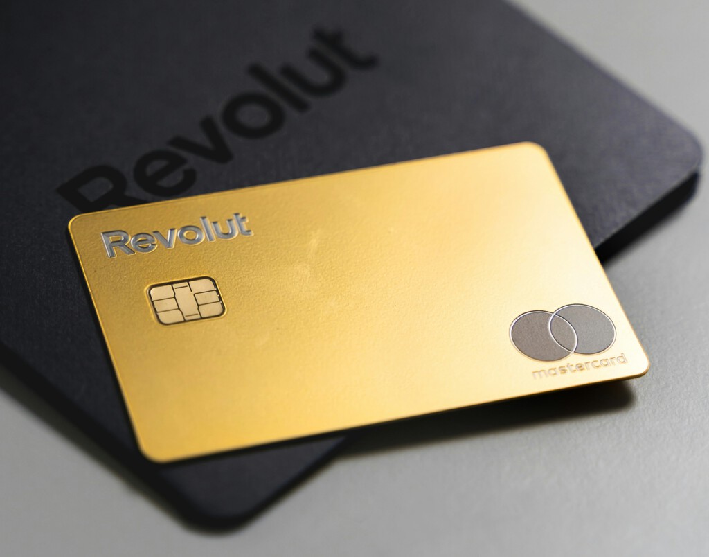 Revolut no tiene suficiente con convertirse en banco. También quiere ser una red social para vender publicidad 
