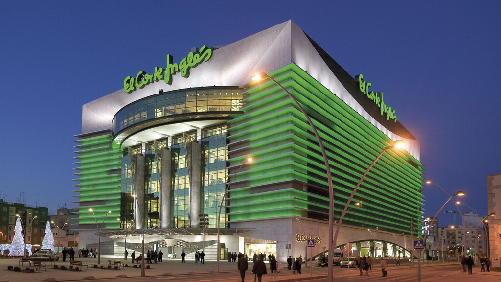 Aquí es donde van a parar las teles, móviles y más que devolvemos en El Corte Inglés, una sección de reacondicionados con ofertas