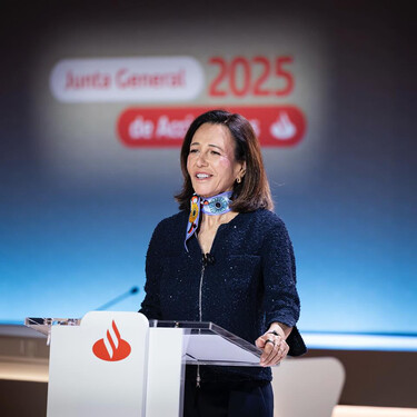 Las vacaciones de Ana Botín son entre gallinas: por qué la mujer que mira de frente a Amancio Ortega, rehúye la vida de millonaria 