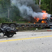 Un camionero drogado mató a siete motoristas jubilados. Ahora quiere su carnet de conducir de vuelta, y la ley le ampara