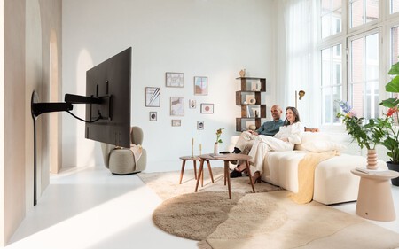 Web Version Tvm7655 Tvm7675 Tvm7675pro Ambiance Image People On The Couch