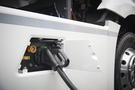 Imágenes | CATL, Daimler, Chenglong