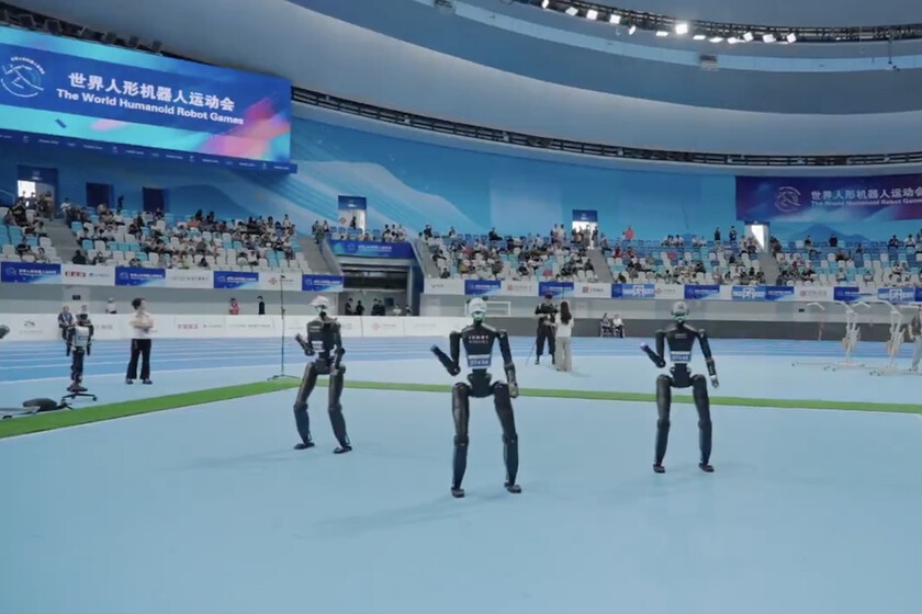 Este verano las olimpiadas son robóticas y se celebran en China: bienvenidos a los primeros Juegos mundiales de robots humanoides thumbnail