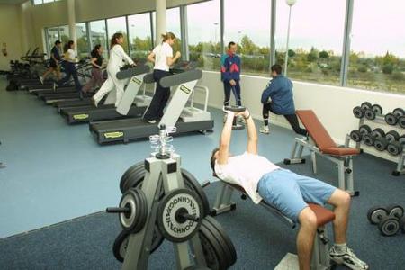 Perder peso en el gimnasio: los pros y los contras