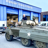 Manuel Arenas, coleccionista de vehículos militares: "A 90 km/h el consumo es desproporcionado", sobre el único Ford M8 Greyhound que existe en España 