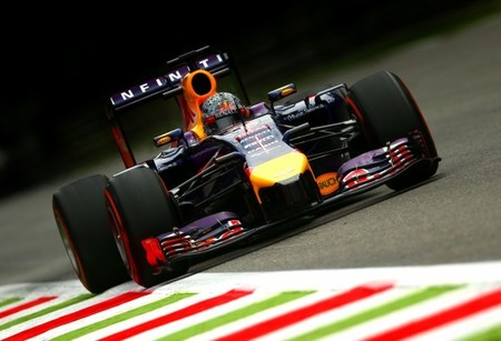 Sebastian Vettel esquivó su primera penalización por cambio de motor
