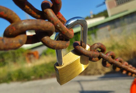 La llave del candado no solo está en la verificación de edad, también en un VPN