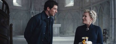 'De entre los muertos' es la película más oscura de la trilogía 'Puñales por la espalda', y eso la hace incluso mejor. Este giro es justo lo que necesitaba la saga