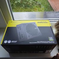 Gamer compra fonte nova na Amazon e depois tenta devolvê-la, mas a loja deixa que ele fique com ela de graça 