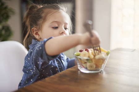 Las frutas en la alimentación infantil: cuándo y cómo ofrecerlas