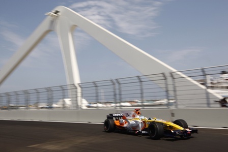 Fernando Alonso invita al optimismo en el Valencia Street Circuit