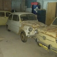 Este lote de 29 Seat 600 está buscando dueño en Wallapop. Llevan casi 50 años escondidos en un garaje de Ibiza