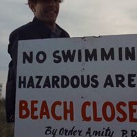 Salió en una peli hace 50 años, duró menos de un minuto y hoy gana mucho dinero solo firmando autógrafos y yendo a eventos