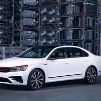 ¡Más madera! El Volkswagen Passat GT es más agresivo y potente, pero no lo catarás