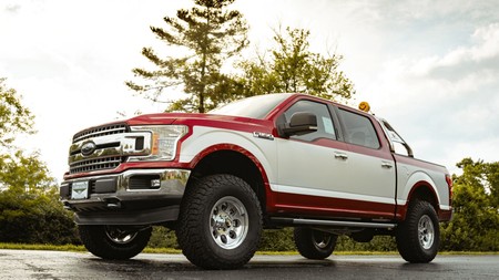 Un concesionario Ford apela a la nostalgia creando una F-150 2019 con toques muy ochenteros