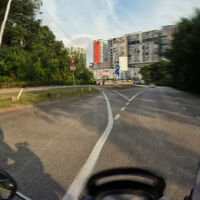 En Malasia tenían un problema con las muertes en carretera. Estos carriles moto están siendo la solución