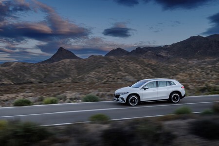 Mercedes EQS SUV Prueba Contacto 16