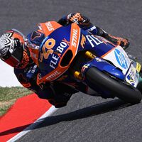 Arón Canet lidera en Barcelona pero Pedro Acosta sigue muy fuerte con los líderes de Moto2 retrasados