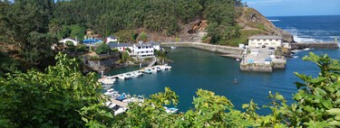 La costa más romántica de Asturias, tras los pasos de la escritora Corín Tellado 