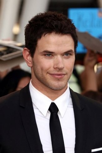 Kellan Lutz, solterito estás más rico