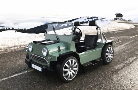 Mini V8 M es un pequeño y ligero diablillo británico con motor V8 de Maserati