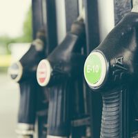 Llenar el depósito va a ser más caro: las sanciones a Rusia se notan en el surtidor y China necesita quemar más petróleo 