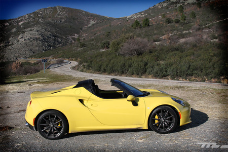 Alfa Romeo 4C Spider 28