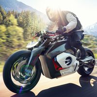 "La gente no quiere motos eléctricas". BMW ha decidido cambiar de rumbo y apostarlo todo a las motos de gasolina