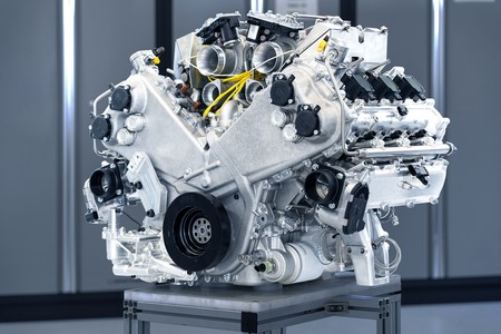 Aston Martin 3 0 V6 001