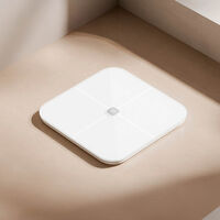 La primera báscula con batería recargable de Xiaomi llega con una promesa: cinco meses sin enchufarla y una función única si tienes mascotas