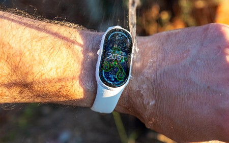 La Xiaomi Smart band 10 resiste el agua y tiene un modo deportivo para natación