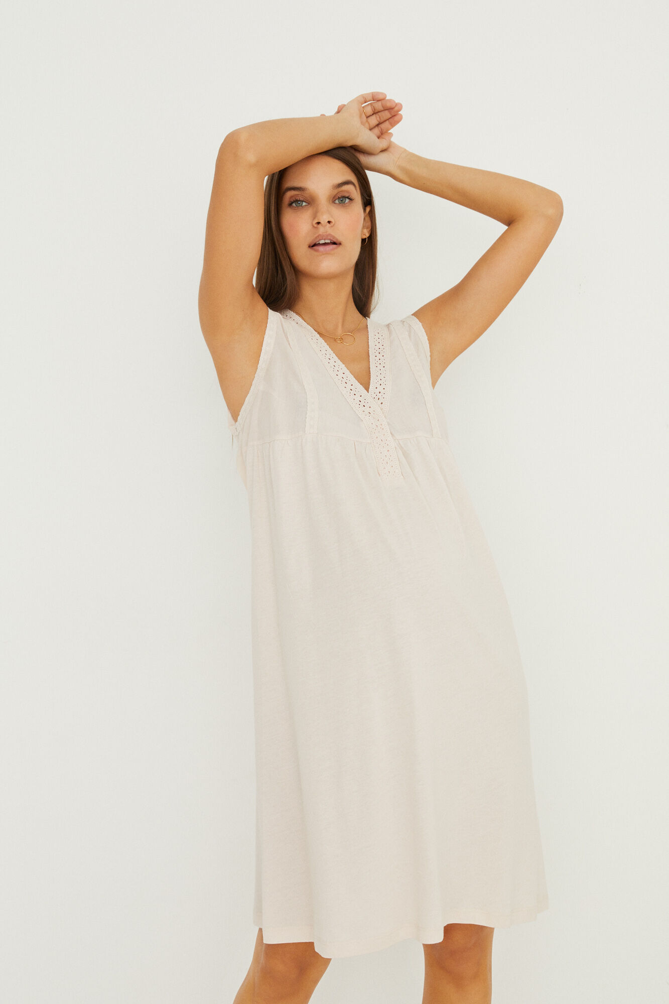 Camisón midi premamá y de lactancia en rosa