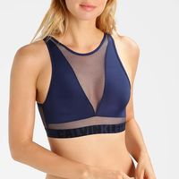 Top Calvin Klein rebajado de 34,95 euros a sólo 10,45 euros y con envío gratis