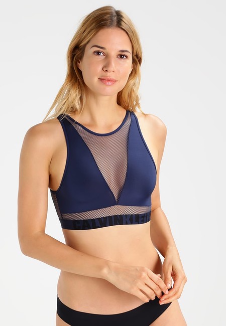Top Calvin Klein rebajado de 34,95 euros a sólo 10,45 euros y con envío gratis
