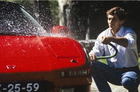 Ayrton Senna y su Honda NSX rojo