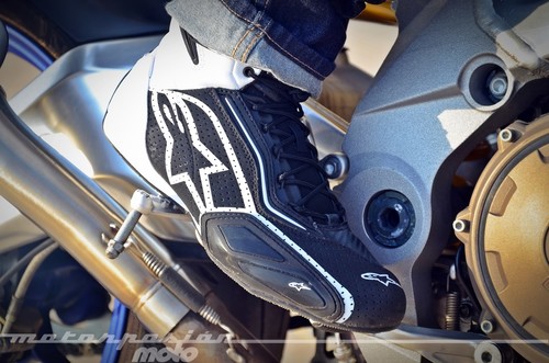 Analizamos las Alpinestars Faster-2 Vented, unas botas de verano cómodas, ligeras y fresquísimas