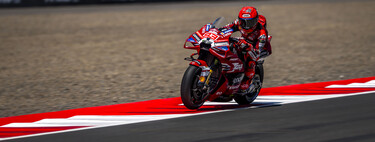 Marc Márquez corre solo. Gana el juego psicológico, desquicia a las Aprilia y encarrila su décimo título de MotoGP 