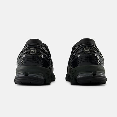 New Balance relanza una de sus más populares modelos: unas zapatillas que combinan comodidad y formalidad para cualquier look 